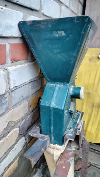 Кормоподрібнювач