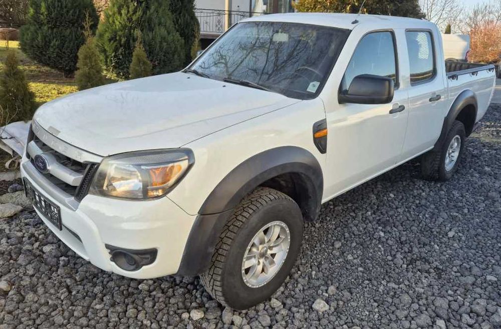 Разборка Ford Ranger  бампер комплектний