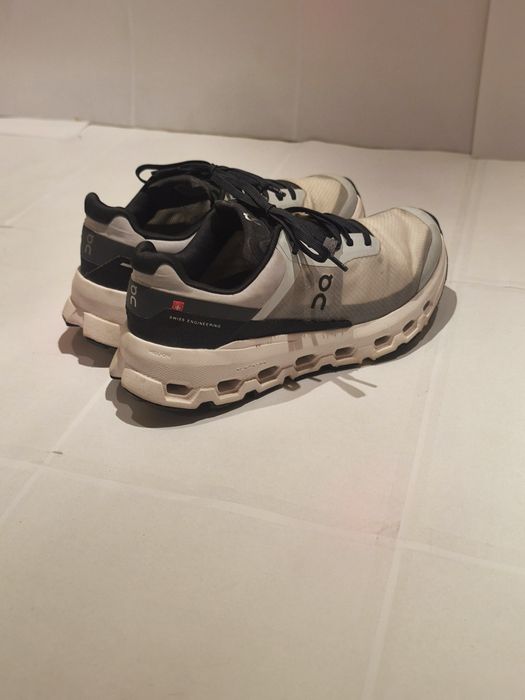 Oryginalne buty On Running Cloudtec