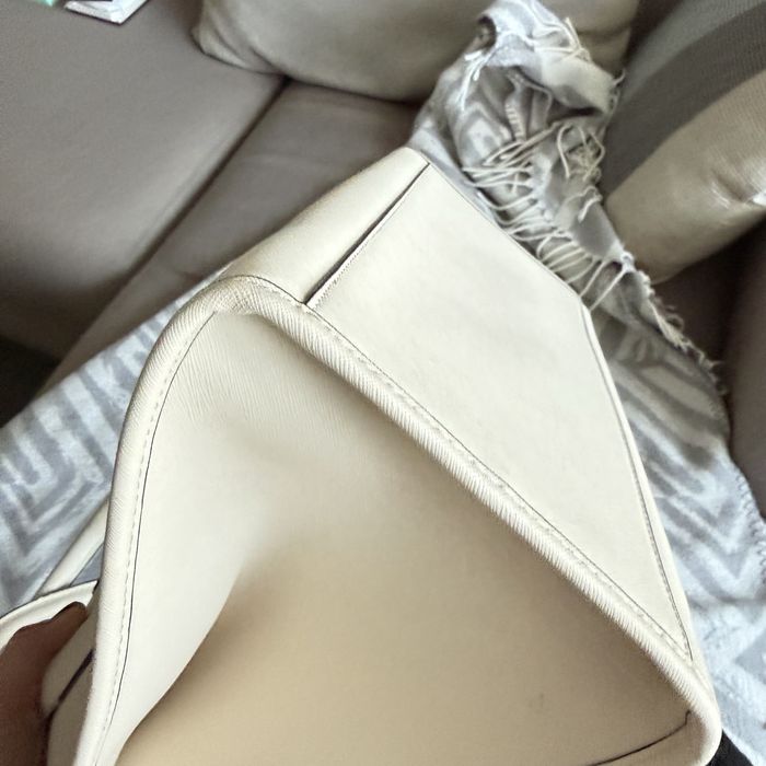 Сумка DKNY  бежевого коліру