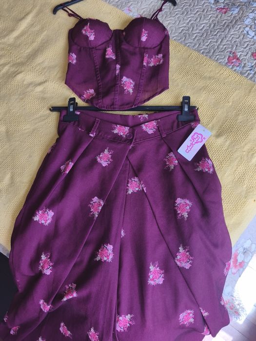 Conjunto calças e top floral