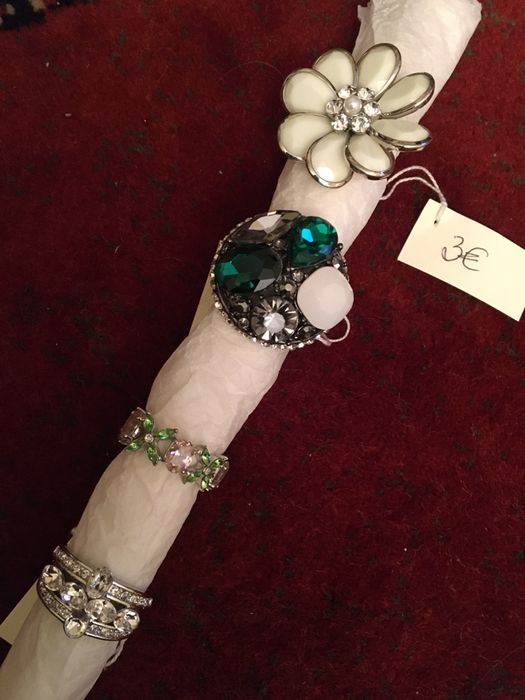 Varios Anéis com pedras