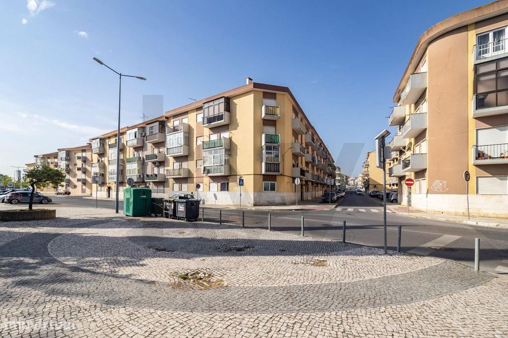 Apartamento T2 Rés-do-Chão com 80 m2 na Baixa da Banheira – Conforto e