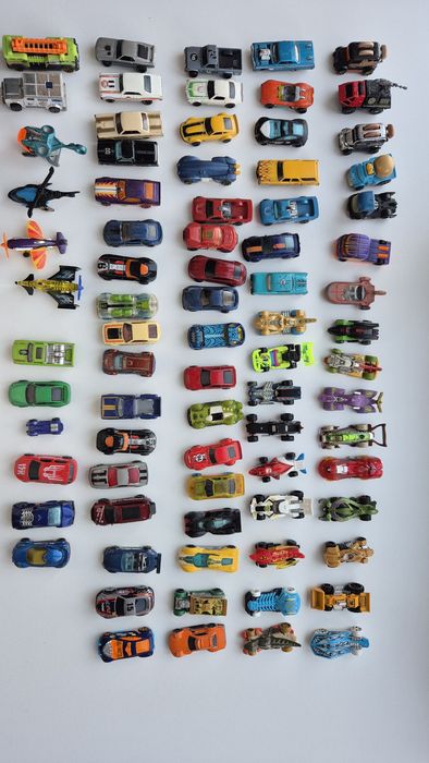 Hot wheels машинки