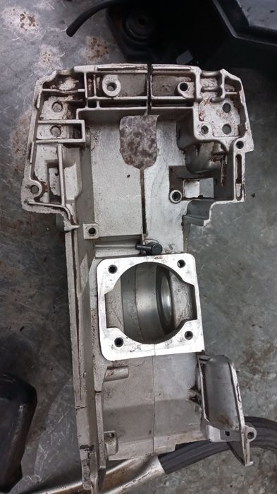 Продам бензопилу на запчасти.