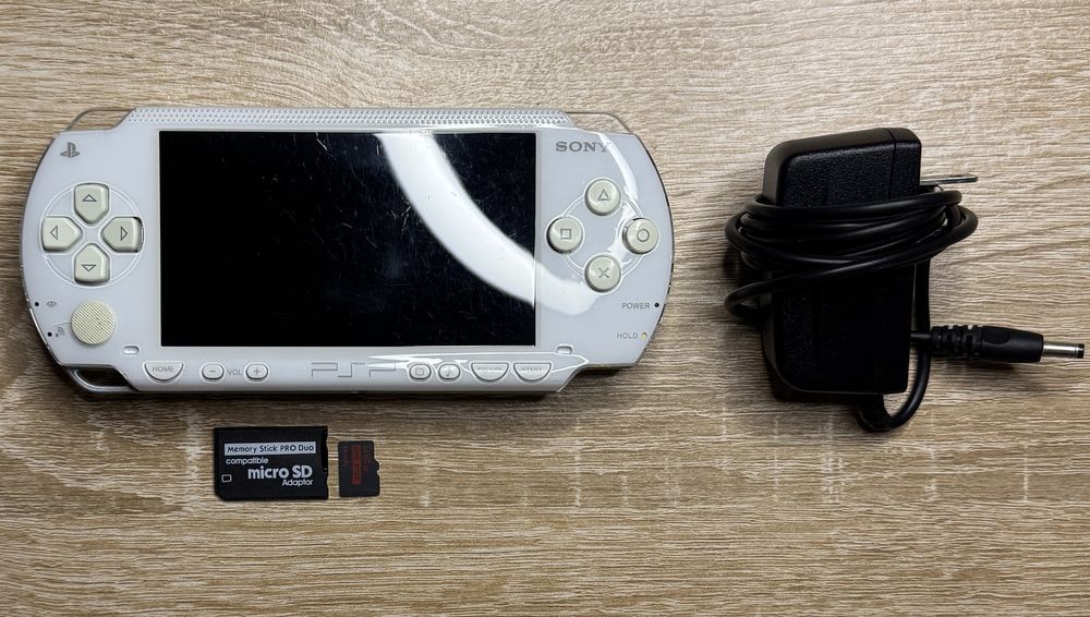 Портативна ігрова приставка консоль Sony PlayStation PSP 1000 32 GB