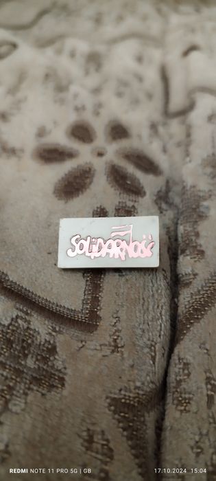 Sprzedam przypinkę z lat 80 oryginalna solidarność