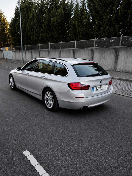 BMW Série 520d – Automática – Teto panorâmico – Pele