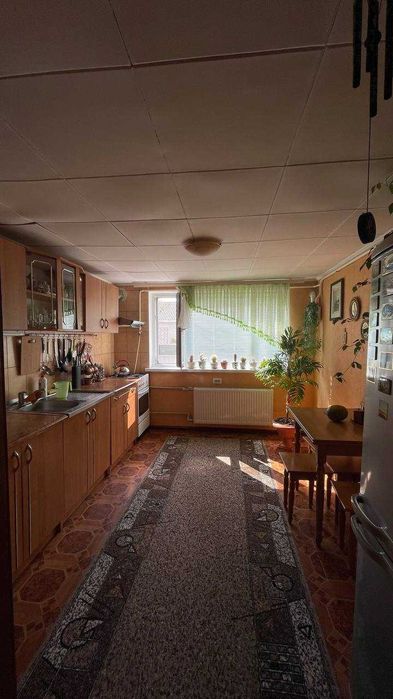 Продам будинок  99,2 м² з гаражем та власним подвір'ям.