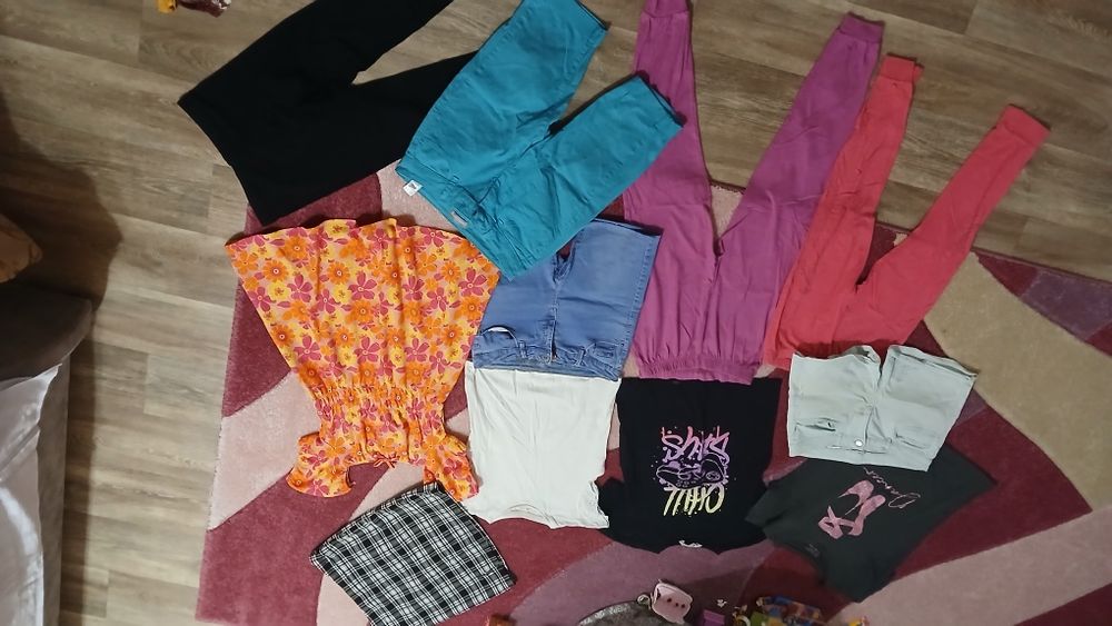 Пакет речей на дівчинку 8-10 років