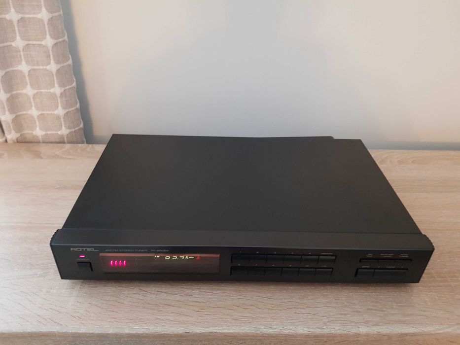 Rotel RT-950bx - klasyczny tuner stereo AM/FM