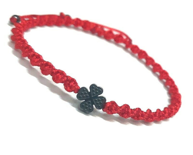 Bransoletka z koniczynką z hematytu na szczęście