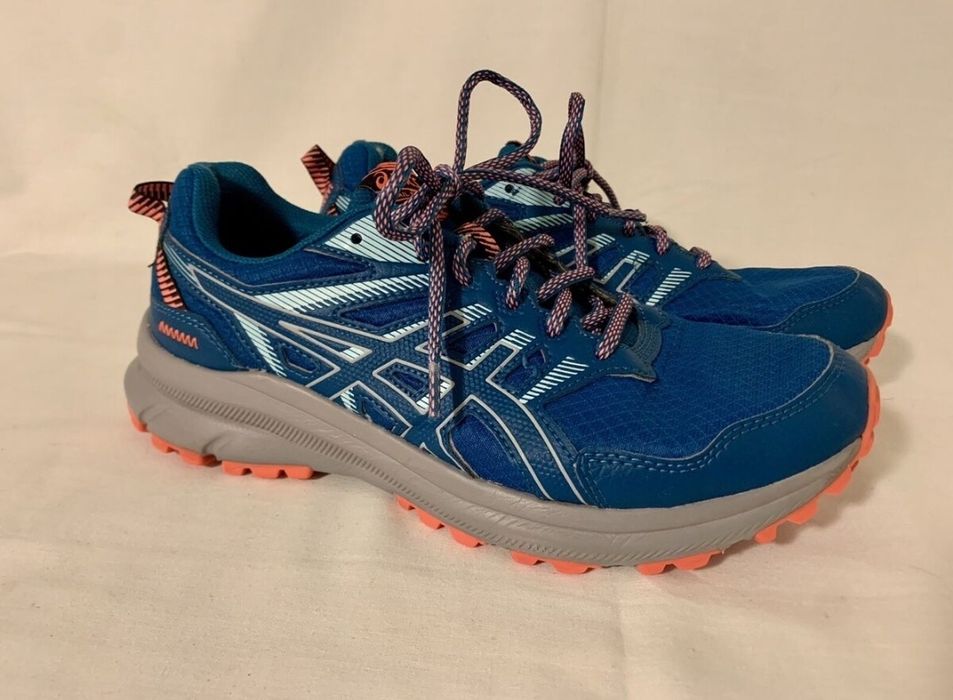 Кросівки Asics (для бігу,та різних активностей в місті,горах,лісі)