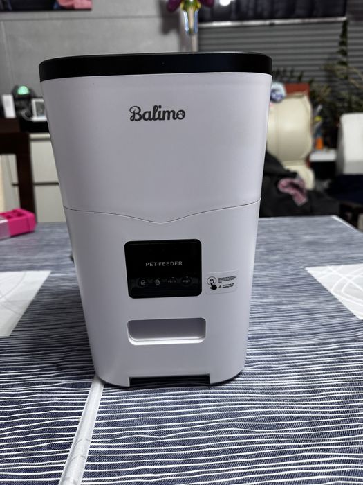 Podajnik do karmienia zwierząt kota malego psa