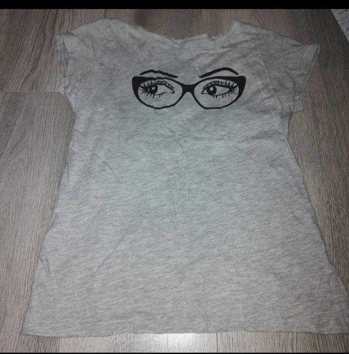 T-shirt  z motywem oczu i okularów