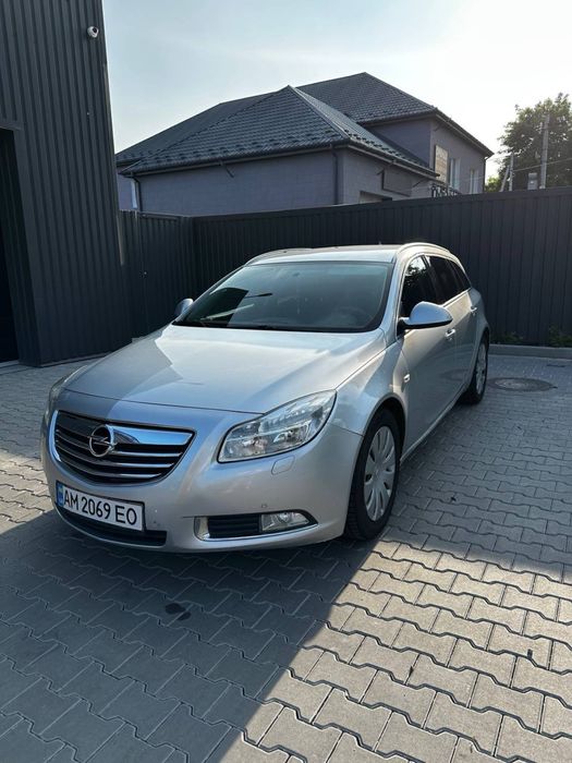 Опель інсігніі Opel Insignia 2011