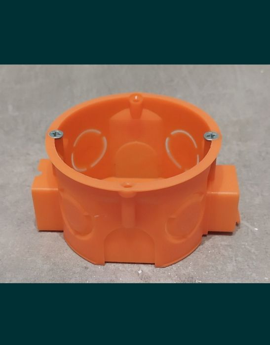 Puszka instalacyjna 60 z wkrętami