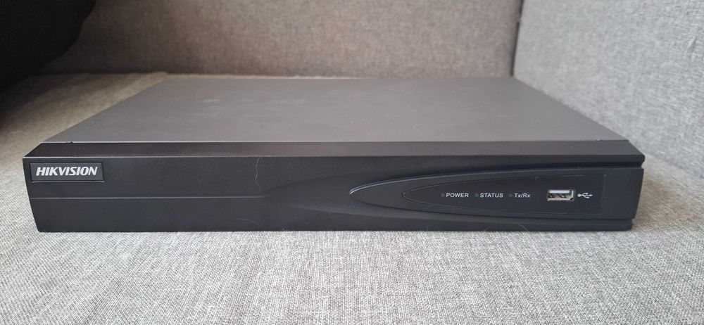IP-відеореєстратор Hikvision DS-7616NI-Q1