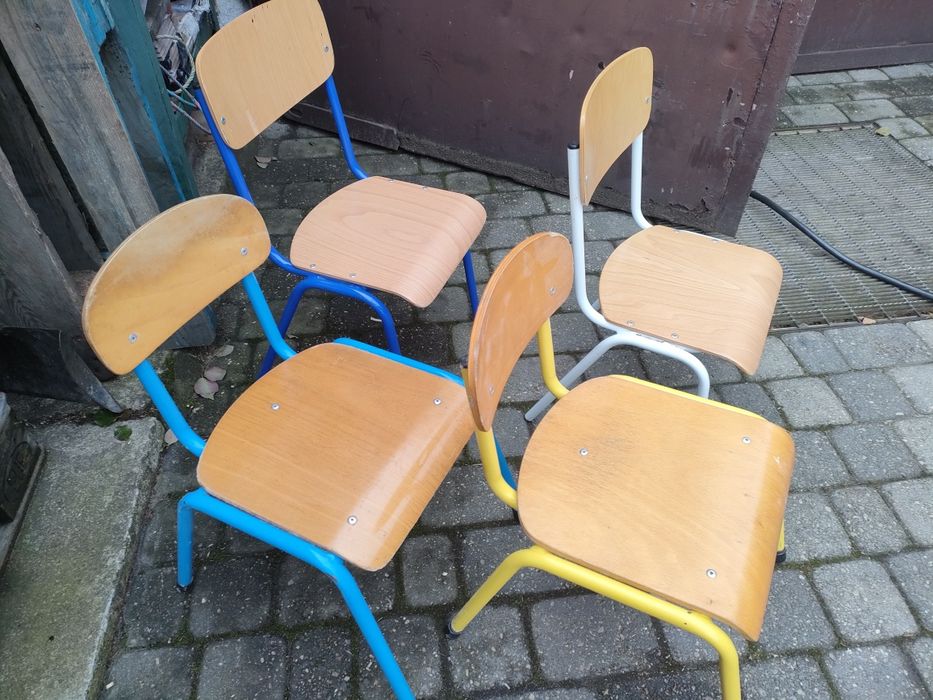Krzesełka drewniane dziecięce