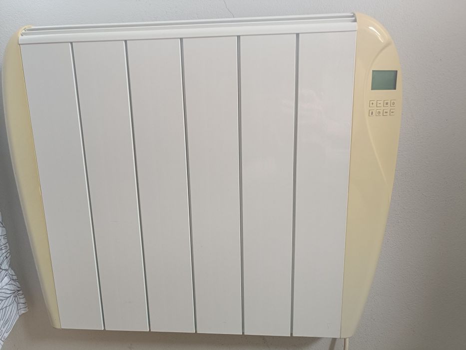 2 Emissores termoelétricos 1000w de parede Equation