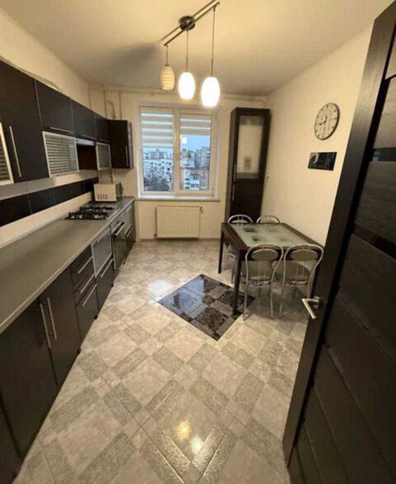 Продаж 2-кімнатної квартири в Івано-Франківську, вул. Хіміків