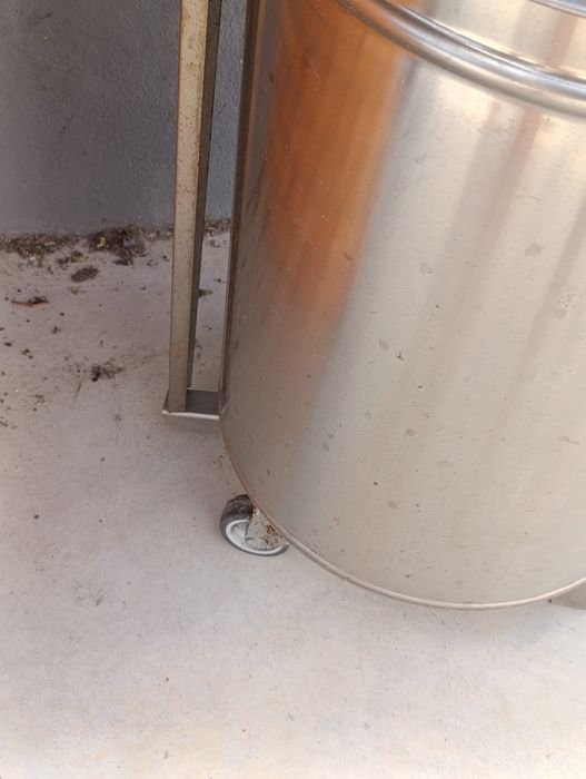 Caixote do lixo de inox