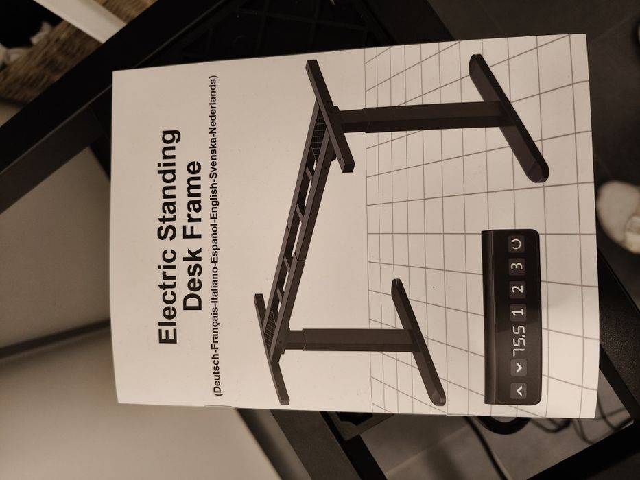 Elektryczny stelaż do biurka czarny