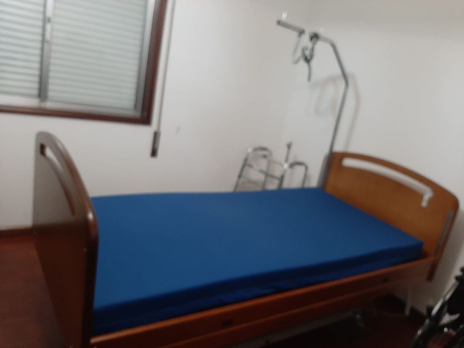 Cama elétrica articulada