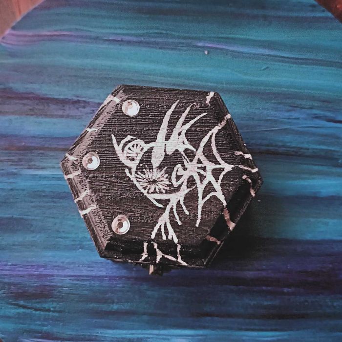 Caixa para Jóias, Pintada à Mão