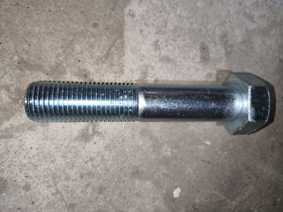 Śruby pół gwint M39x200