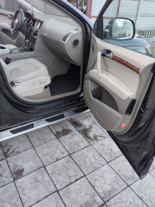 Продам AUDI Q7 в хорошому стані