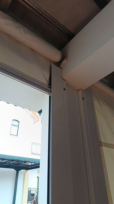 Cortinas Elétricas em PVC para portão de Garagem  com Automatismo