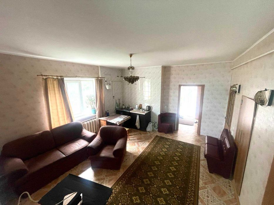 Продаю двоповерховий будинок. Космонавтів-Вінграновського