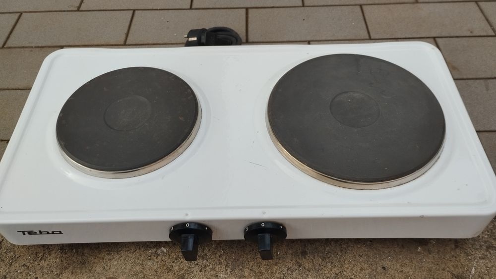 Fogão eléctrico de duas placas e um de uma