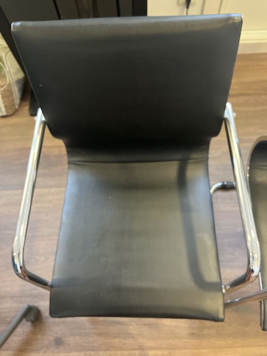 Cadeiras de escritório em pele