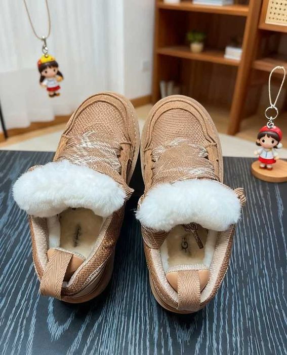 UGG Lowmel Sand r.39
