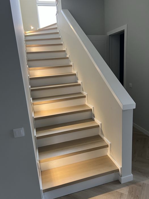 Дерев‘яні сходи.