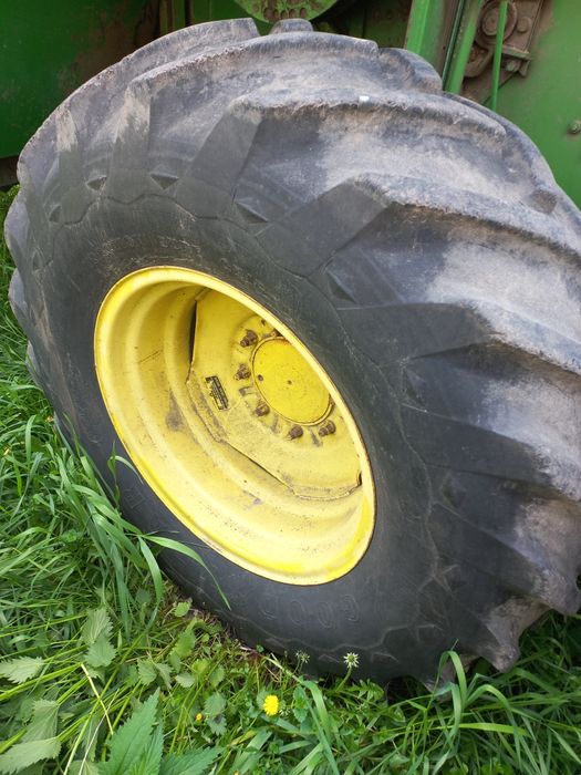 Комбайн John Deere 1042
