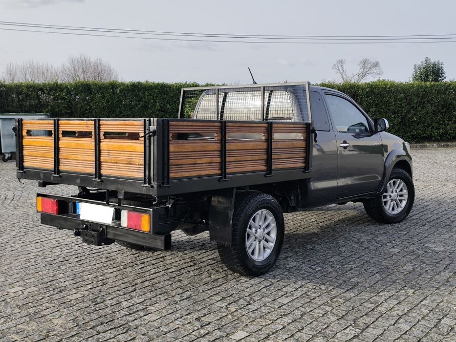 Toyota Hilux 2.5D4D 4x4 King Cab 3 Lugares Nacional