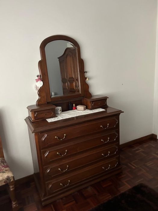 Mobiliia quarto - madeira maciça