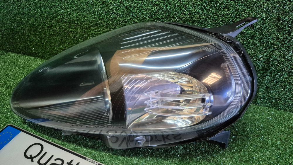 Otica Farol Esquerdo Fiat Grande Punto Punto Evo Abarth 199 2005 a 2012 Ref. 661-1147L-LDEM2 DEPO usada como nova