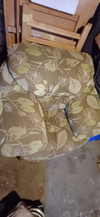 М'яке крісло для дому або дачі