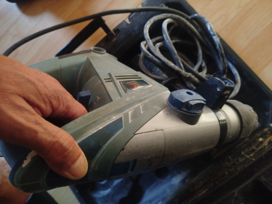 Vendo máquina de partir pedra e de furar