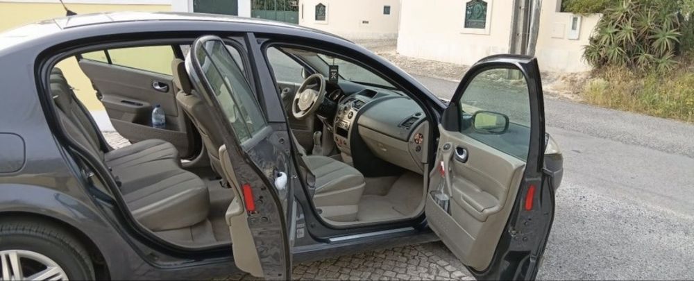 Renault Mégane Luxuring 1.5 dCi 105cv — 2004