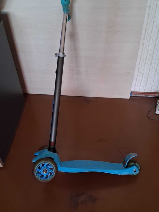 Продам самокат дитячий для початківців.