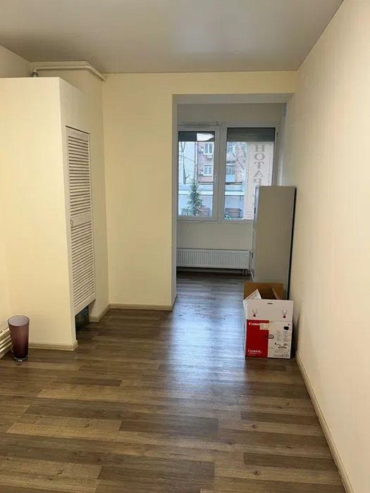 Продам 4-комн квартиру в районе Титова ул.