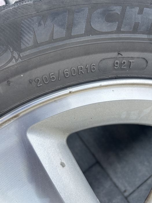 Felgi aluminiowe opony zimowe ford mondeo 16 cali