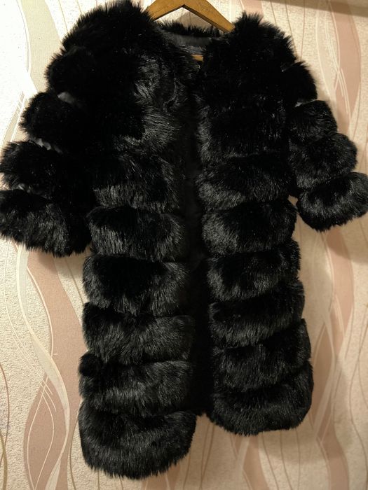 Шуба розмір L чорна