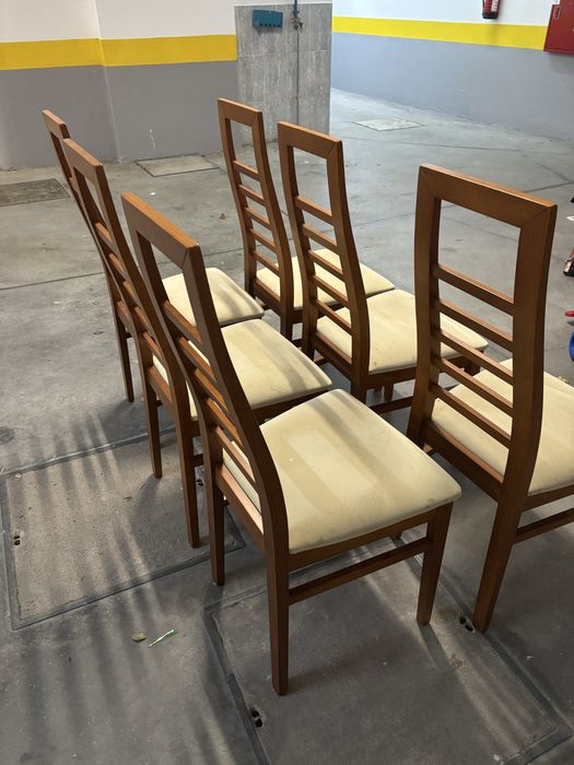 Vendo 6 cadeiras de sala de jantar