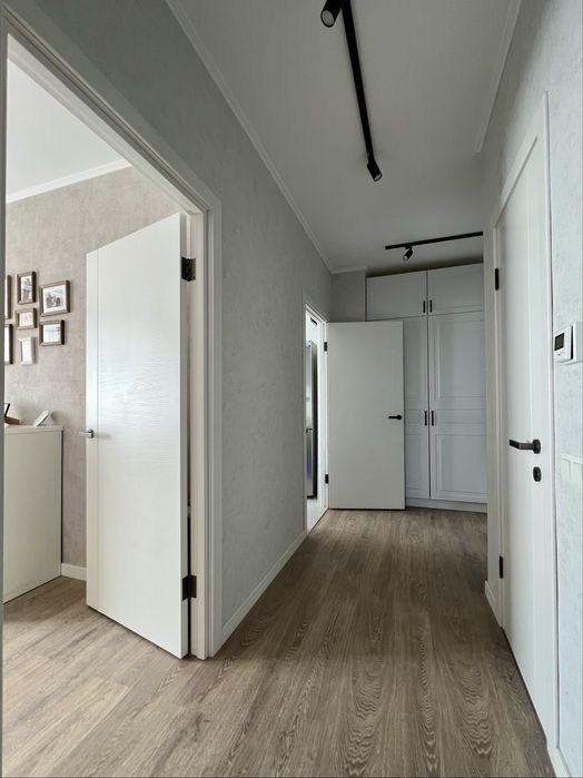 2-кімнатна у новобудові 70 м2 з елітним ремонтом та меблями. (4й Тавр)